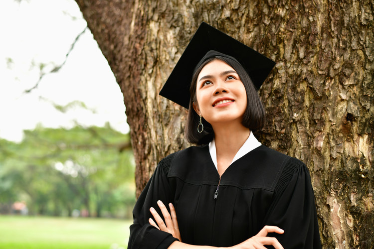 的中专师范生学费_中等师范学校学费