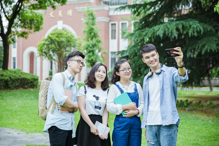 初中女生适合读的专业_初中女生学什么专业比较吃香