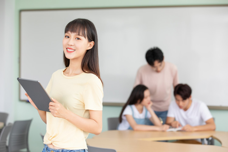 花溪区护士学校哪个好_花溪医院护工