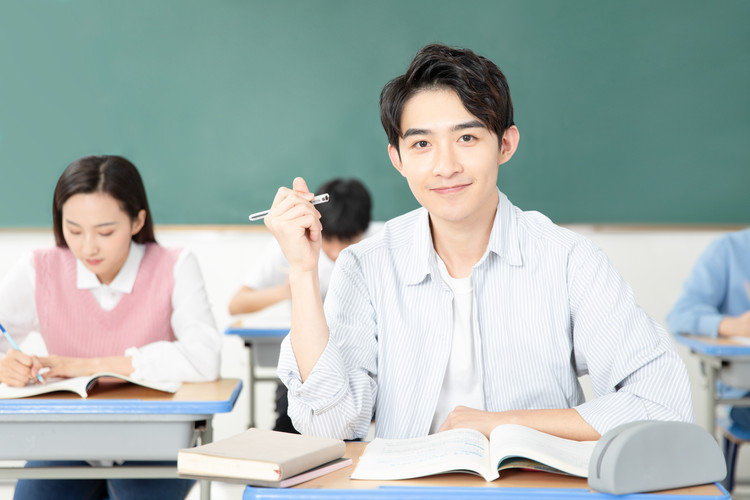 高中军校_高中军校招生条件女生要求